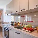 Popovic Apartment *