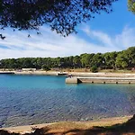 דירה Popovic פולה